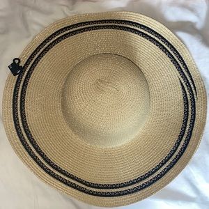 Summer hat NWT